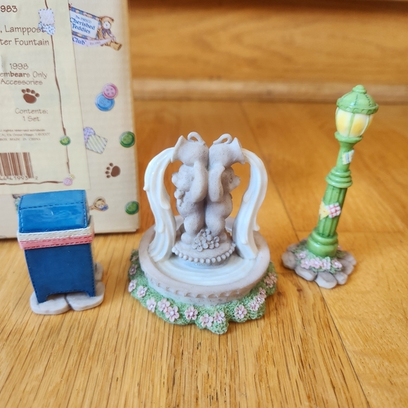 Cherished Teddies "Mailbox, Lamppost, and Water Fountain - Picture 4 of 6